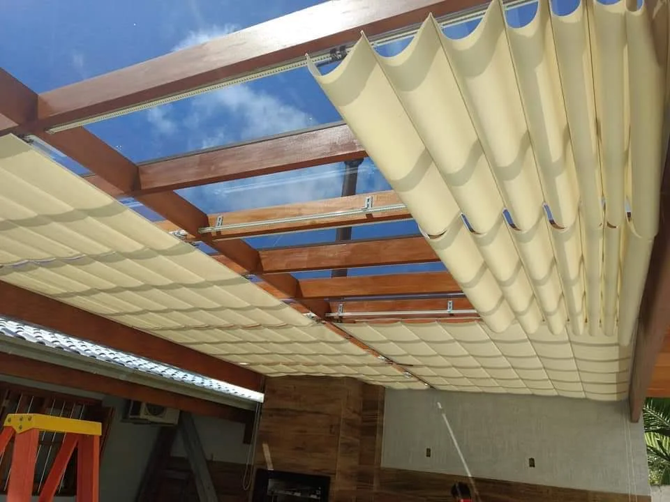 Cobertura retrátil em pérgola de varanda — projeto real LUME
